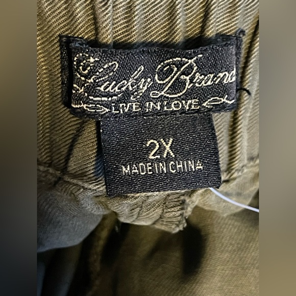 Lucky Brand New with tags size 2x Olive green Lycell cargo pants - Picture 2 of 6